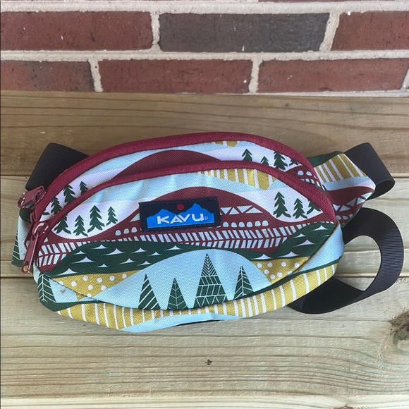 Kavu Handbags - Kavu Multicolor Patterned Belt Bag
